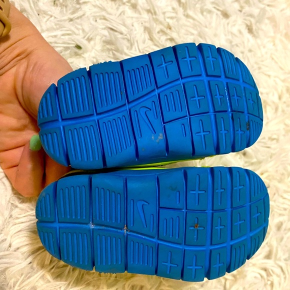 Nike Free 5.0 Neon Baby Shoes - Picture 5 of 7